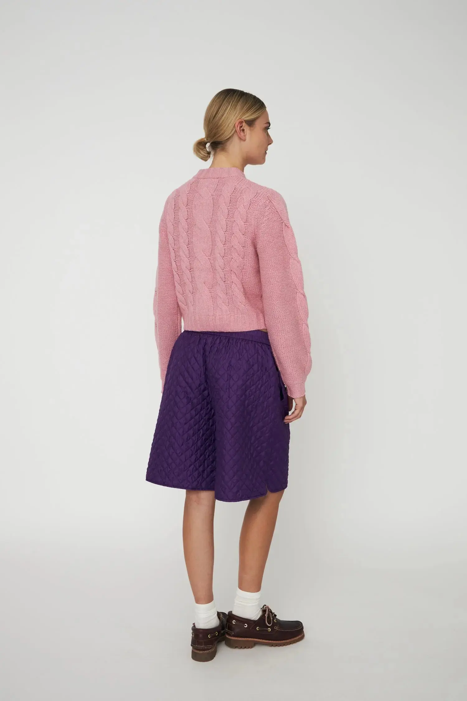 Cropped Cable Cardigan in Wool Mix - Lilac - Image 3