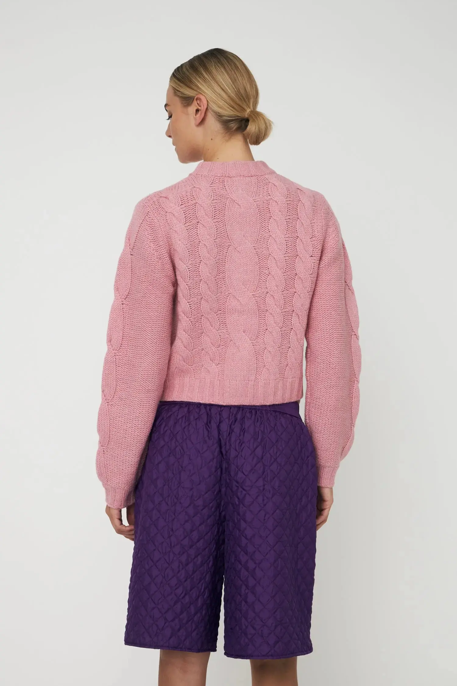 Cropped Cable Cardigan in Wool Mix - Lilac - Image 4