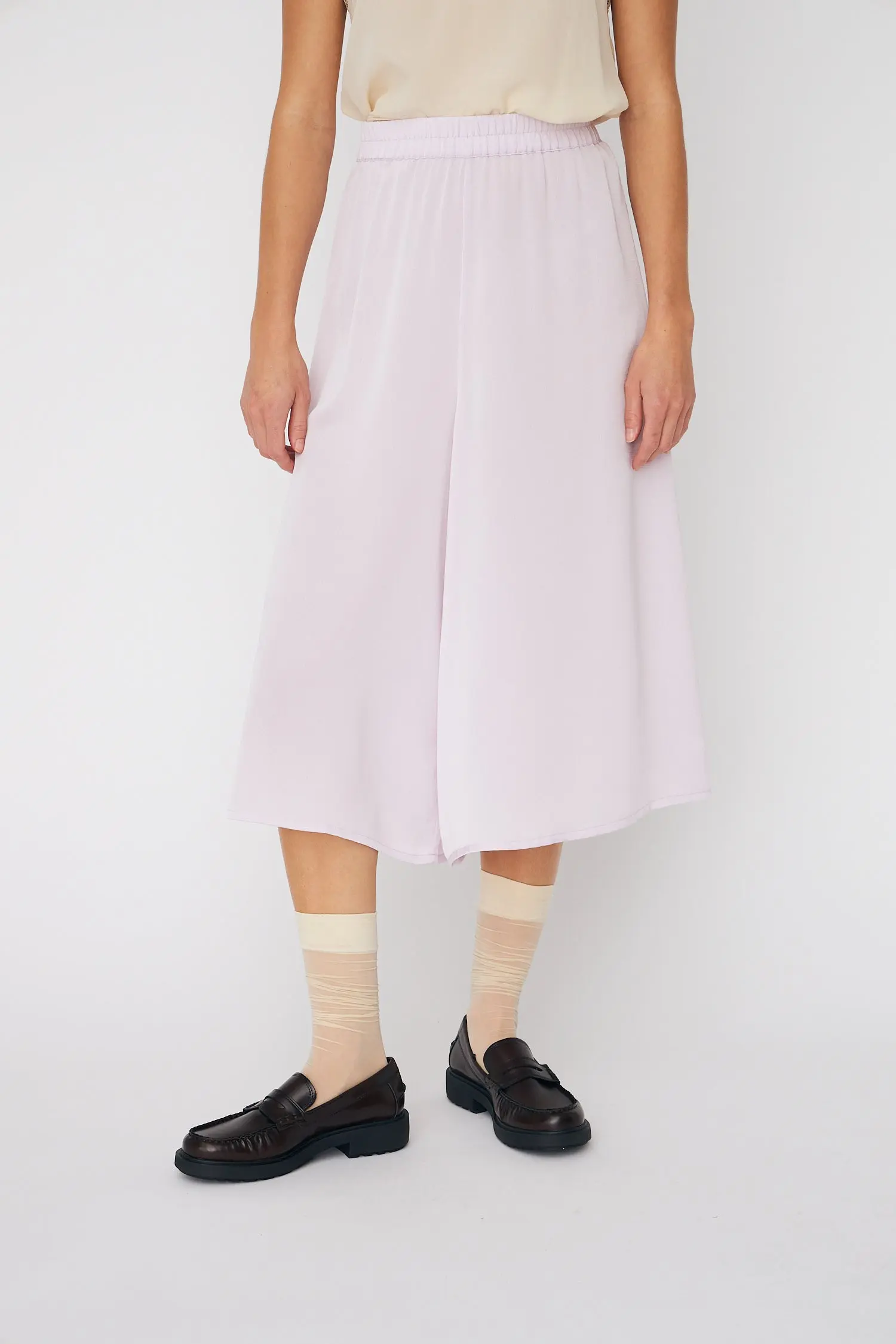 Delicate Shorts - Light Purple - Image 4