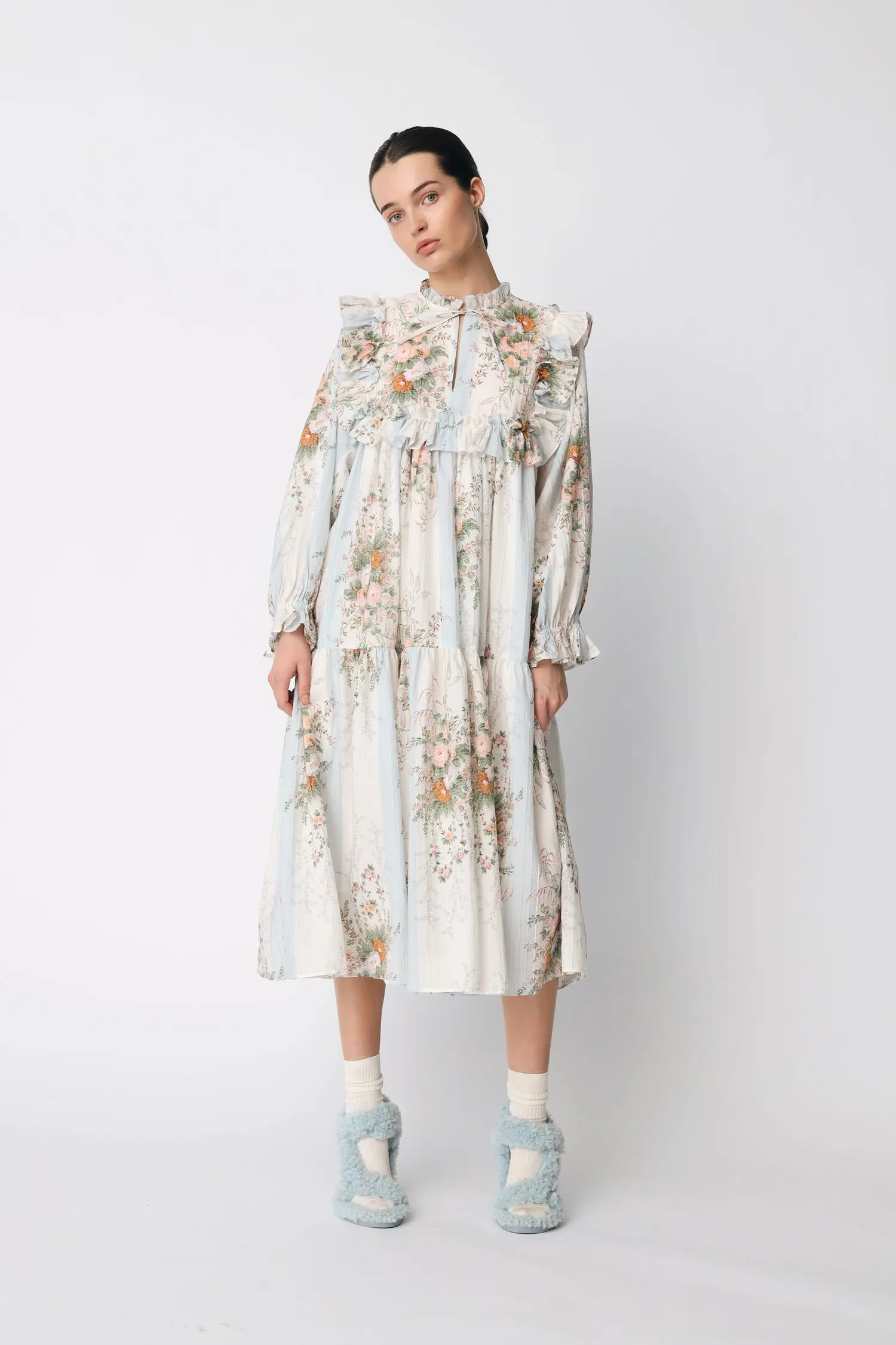 Loose fitted Frill Maxi Dress - Creme Multicolour Flowers