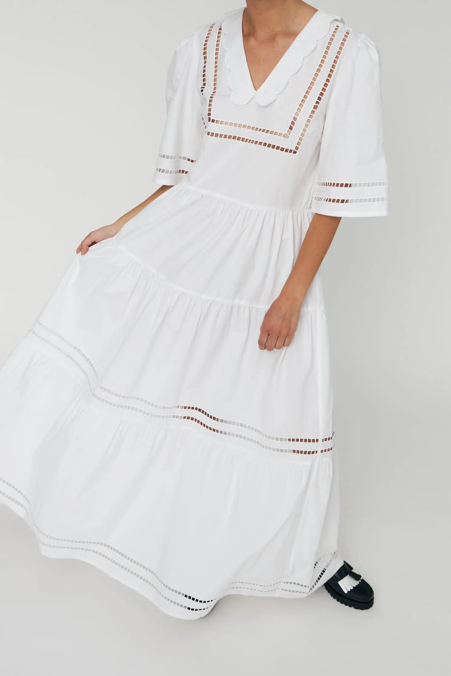 Maxi Dress with Short Sleeves and Artworks - White - Image 2